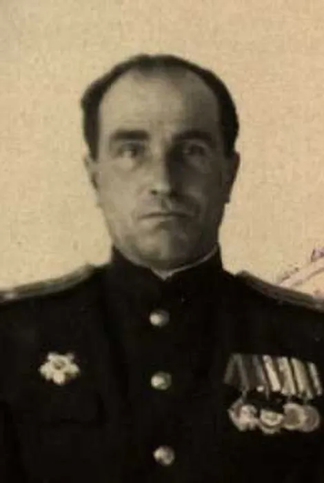 Images_554_2019_DIP_006_132_132-39_05102266_00000722_photo